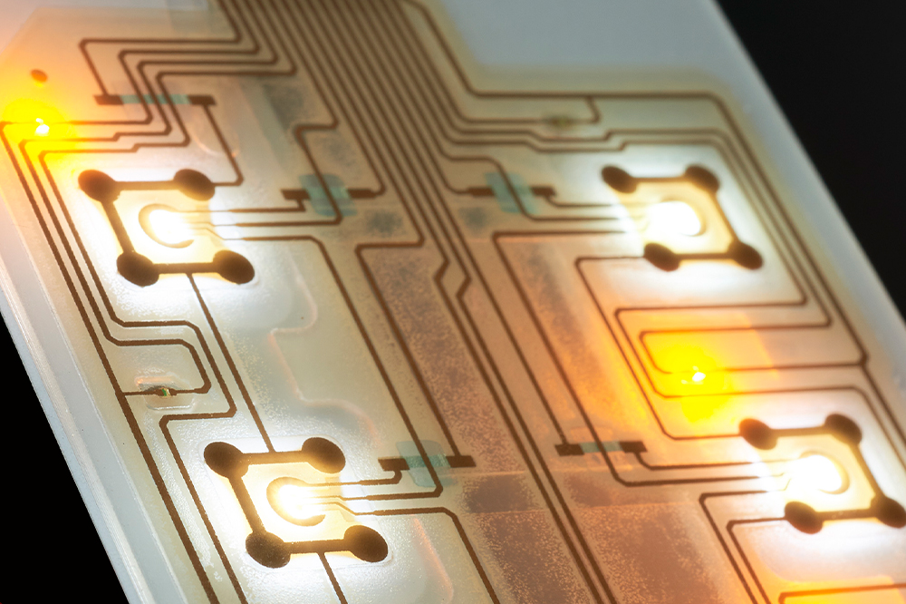 Печатные проводники, вид сзади 